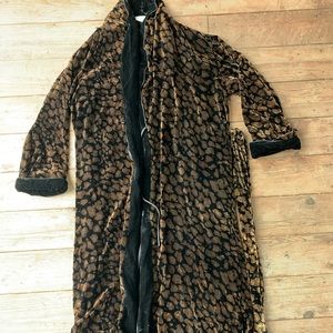 Vintage long velvet and silk leopard robe